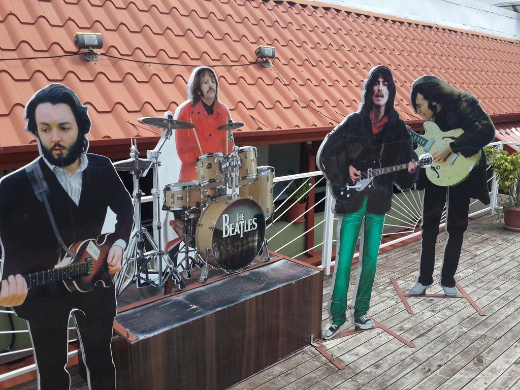 Cadillac Rock Beach Hotel Jacó Buitenkant foto